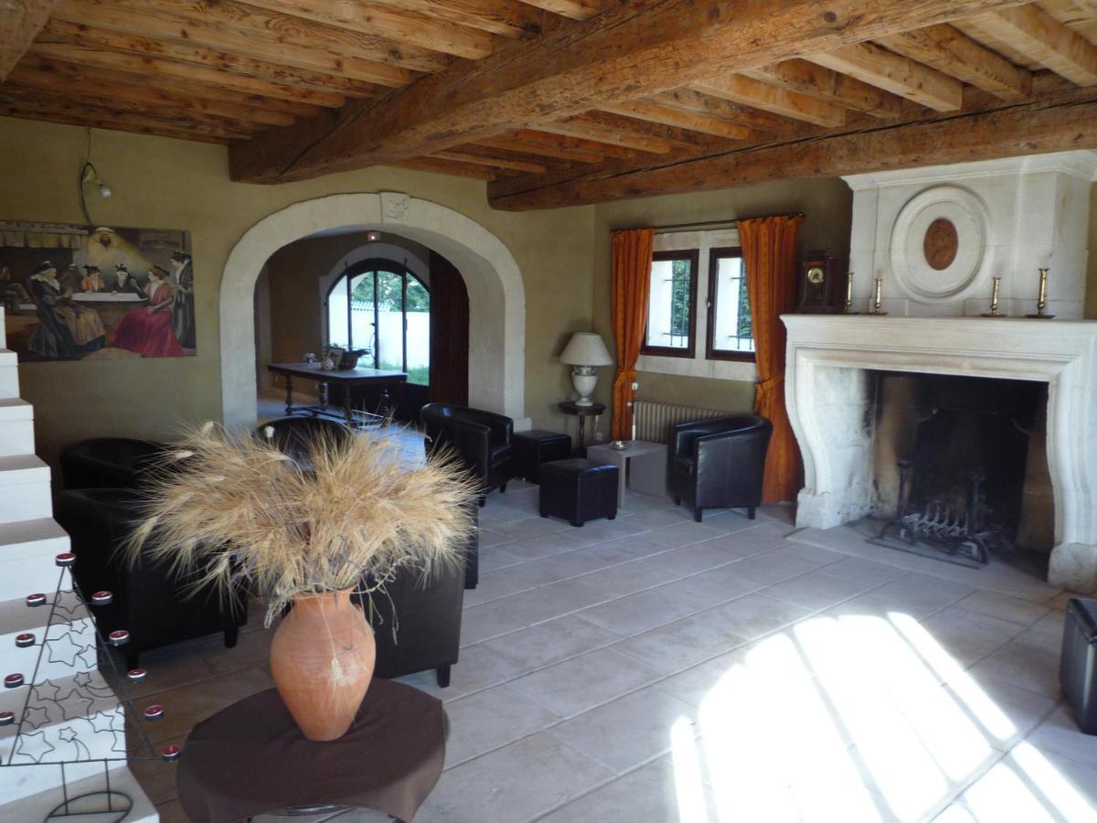 Mas Saint-Joseph Bed and Breakfast Fontvieille Esterno foto